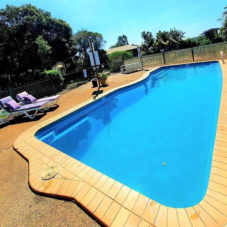 Bundaberg East Cabin And Tourist Park Exteriör bild
